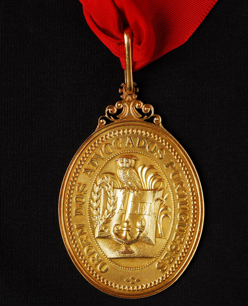 Medalha de ouro preta